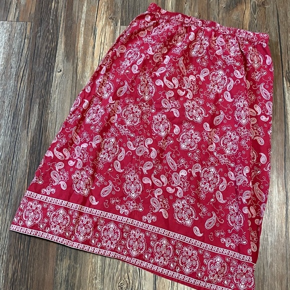 Dresses & Skirts - 90s style dark red paisley print midi skirt size L